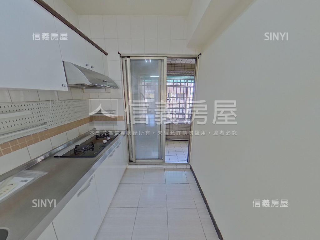 近彰基電梯明亮四房房屋室內格局與周邊環境