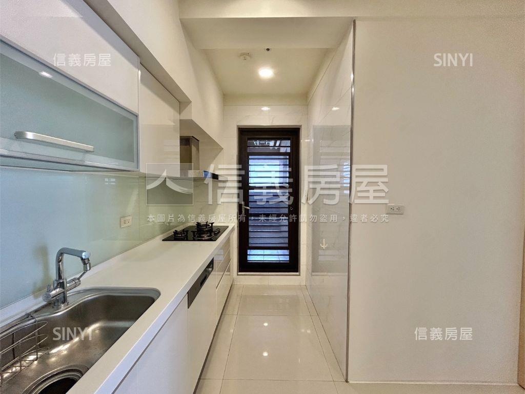 雲品苑質感景觀３房平車房屋室內格局與周邊環境