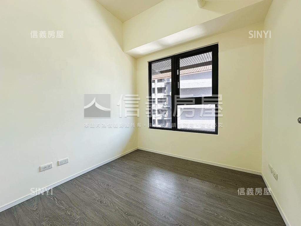 鉑克棶兩房８樓房屋室內格局與周邊環境