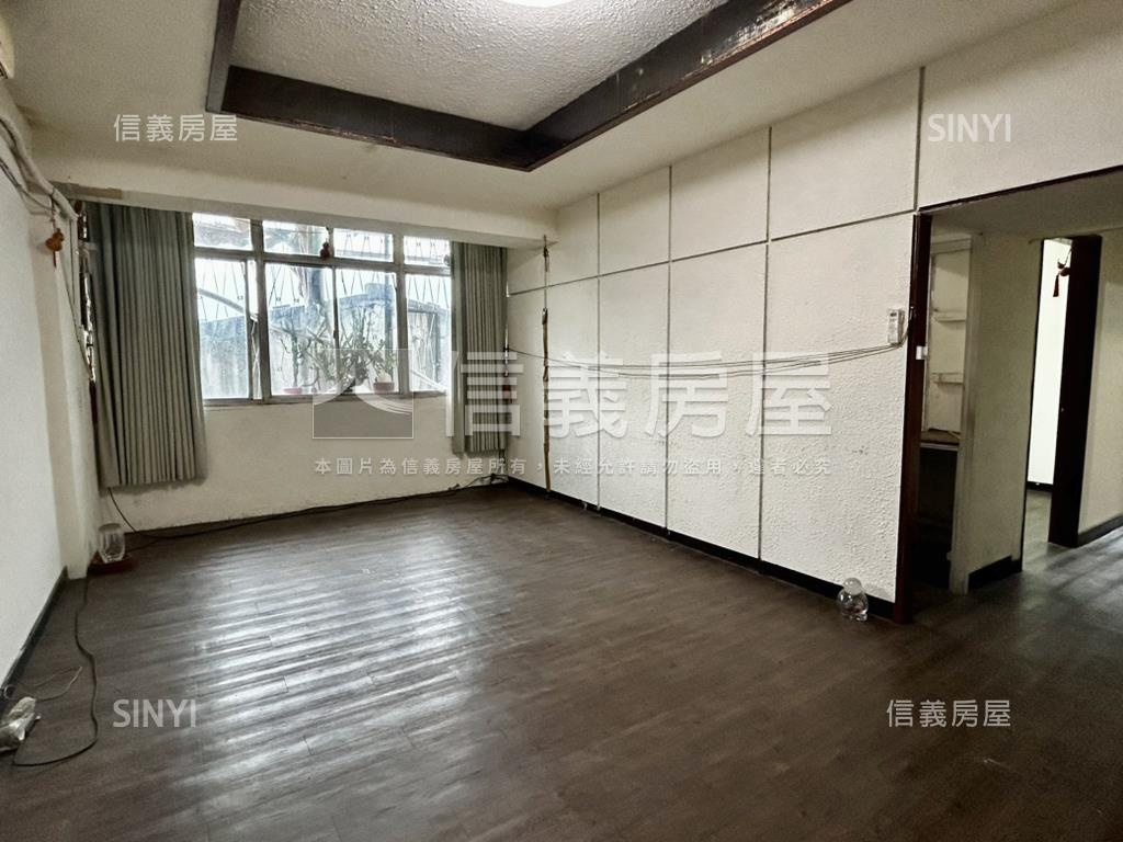 稀有公寓三房還有坡平車位房屋室內格局與周邊環境