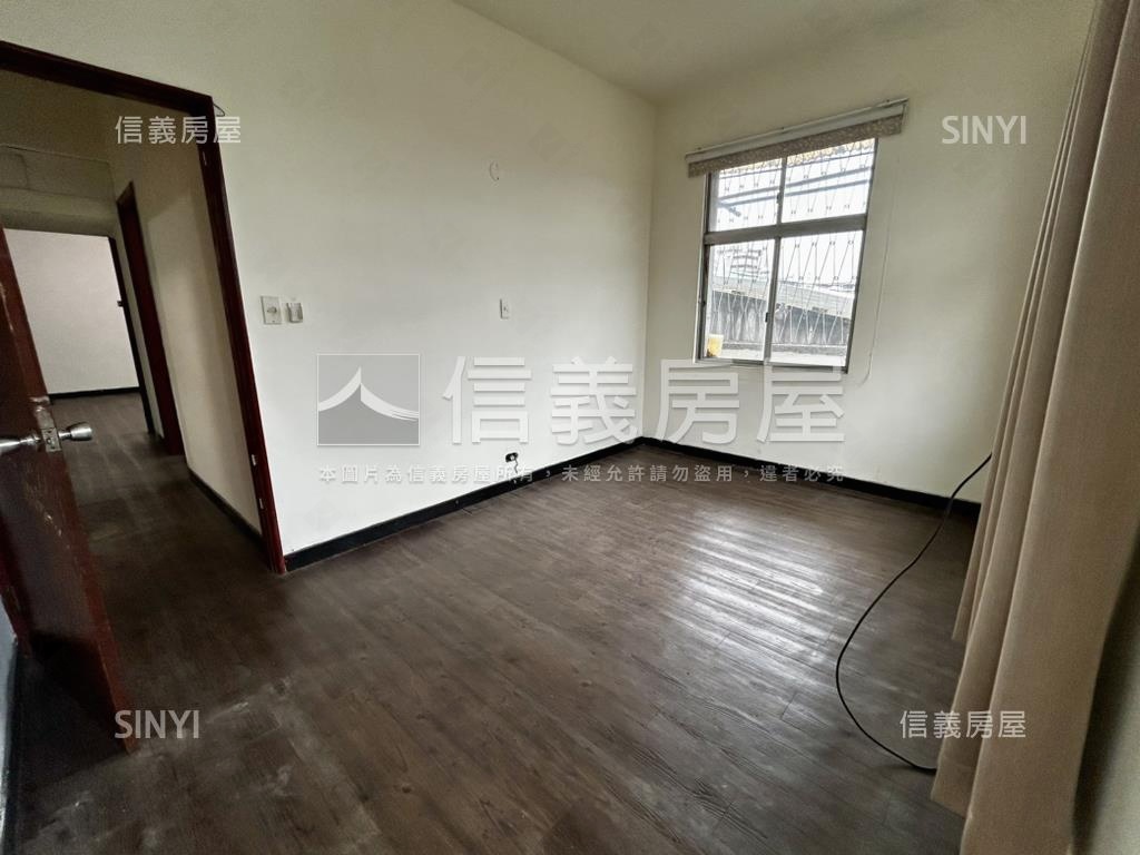 稀有公寓三房還有坡平車位房屋室內格局與周邊環境