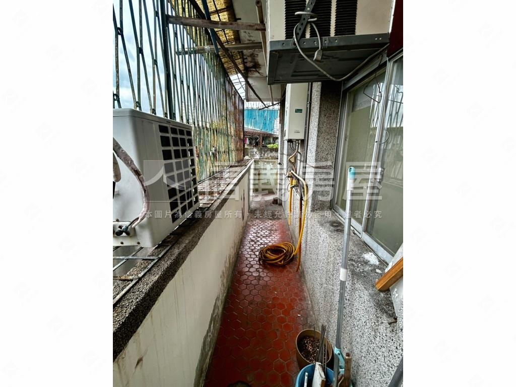 稀有公寓三房還有坡平車位房屋室內格局與周邊環境