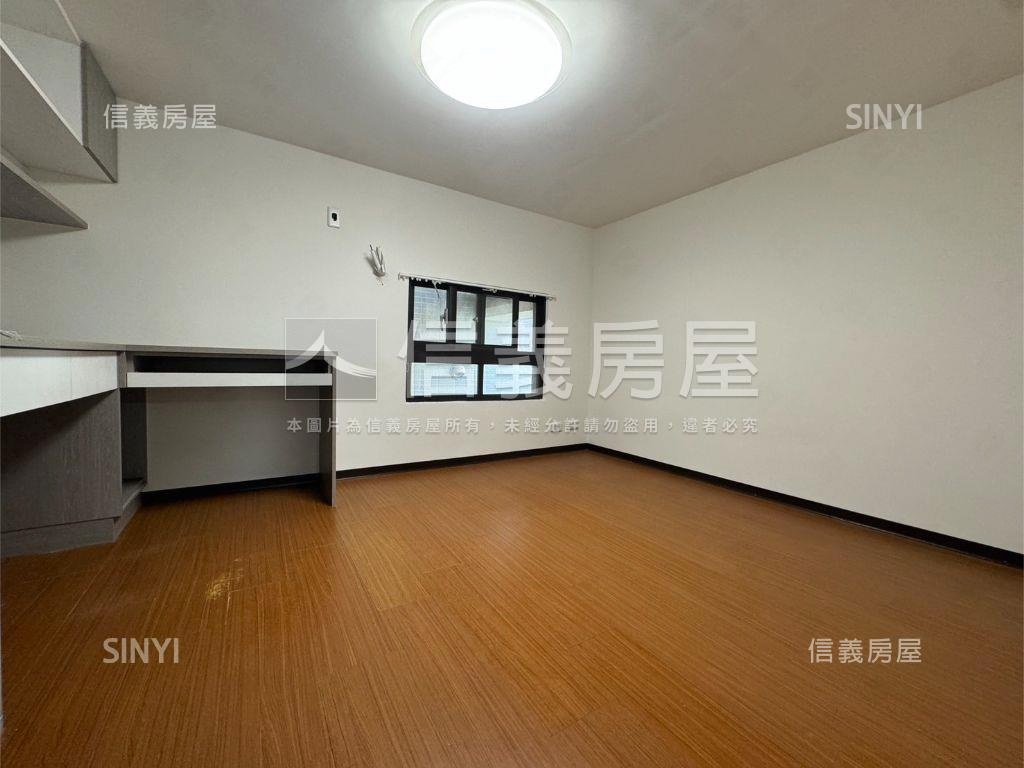 左岸高第２＋２房車位房屋室內格局與周邊環境