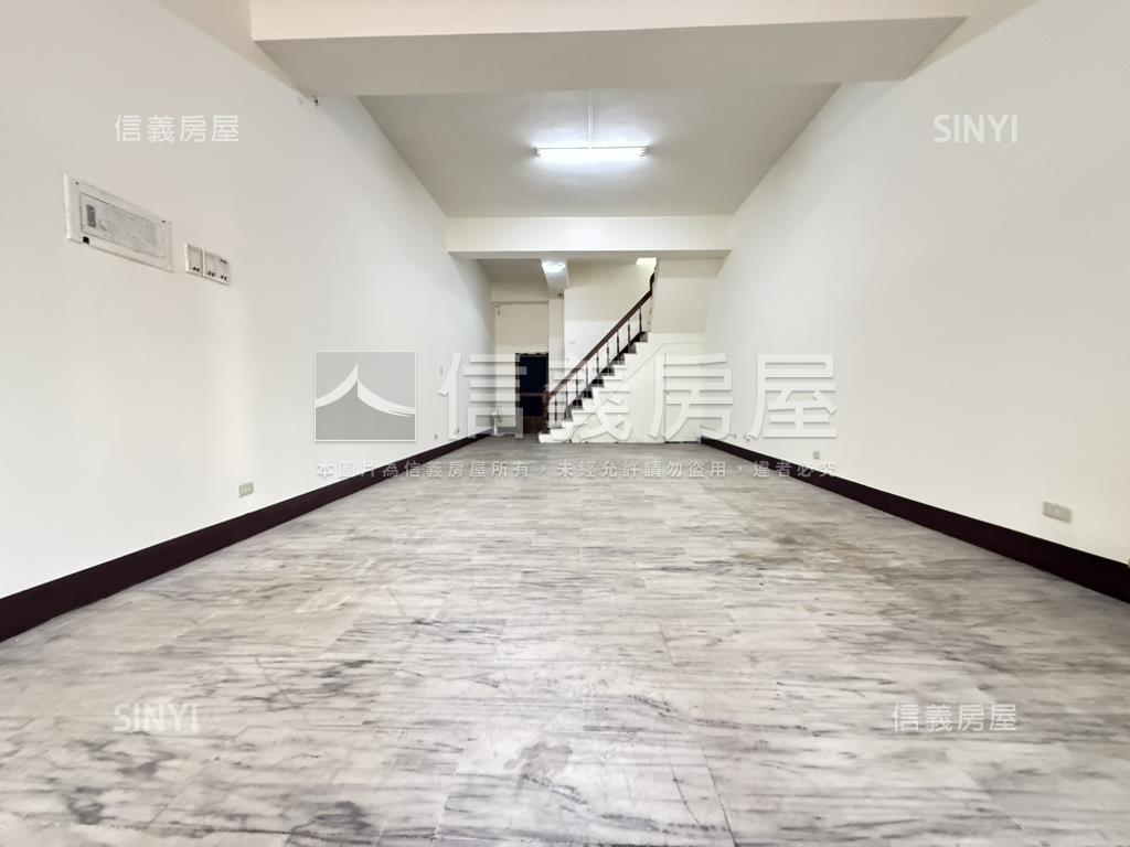 近輕軌校園首排賺錢金店房屋室內格局與周邊環境