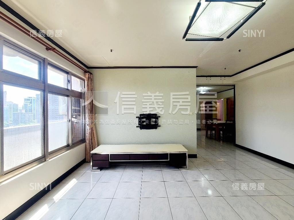 尊爵不凡．景觀四房車位房屋室內格局與周邊環境