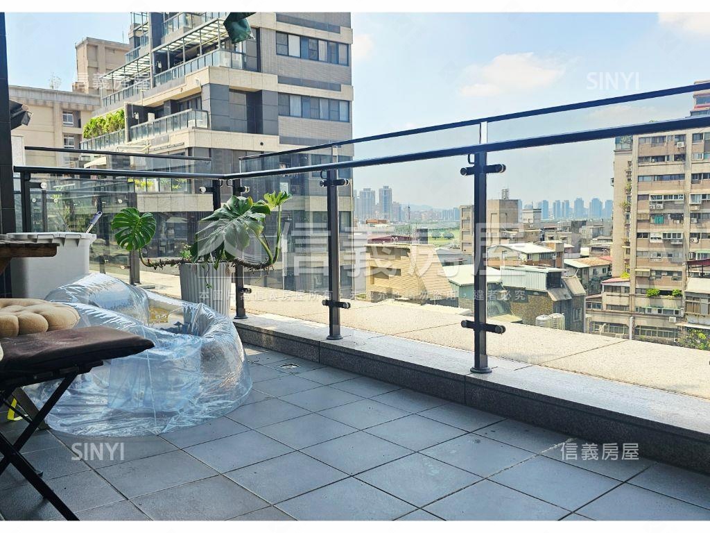 中正文華稀有露臺戶房屋室內格局與周邊環境