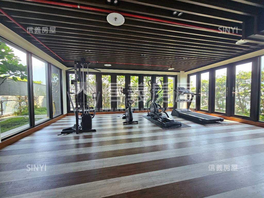 中正文華稀有露臺戶房屋室內格局與周邊環境