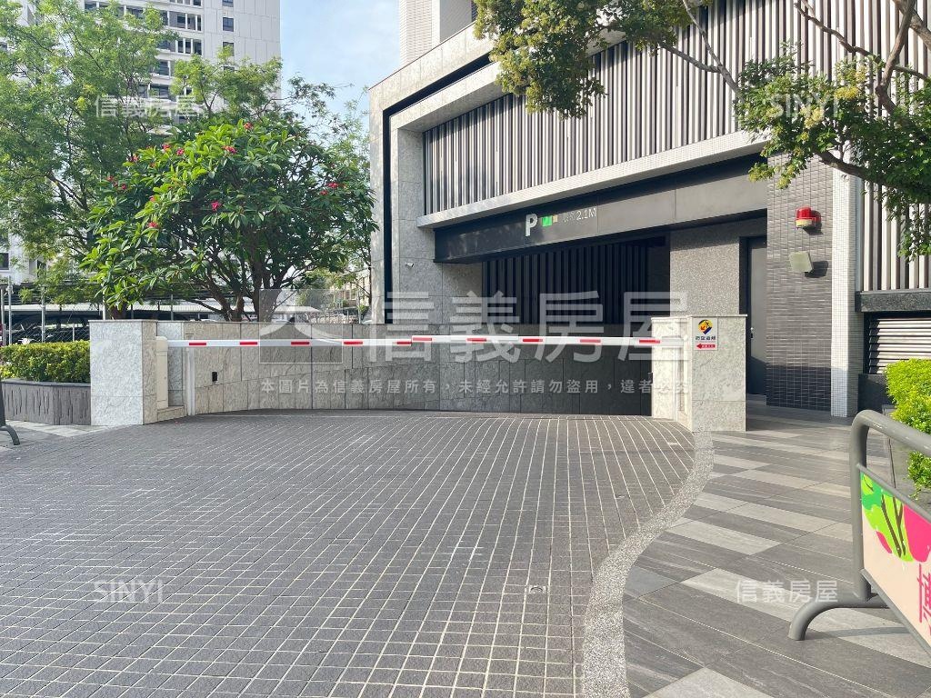 博萃精美２房平車房屋室內格局與周邊環境
