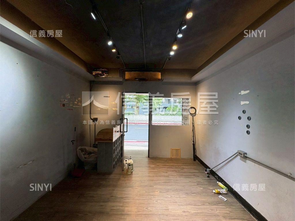 麟光捷運●雙門面住店皆可房屋室內格局與周邊環境
