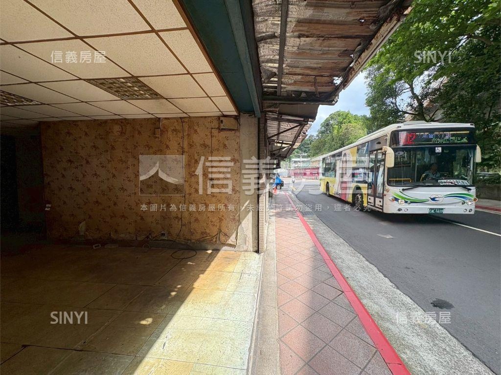 麟光捷運●雙門面住店皆可房屋室內格局與周邊環境