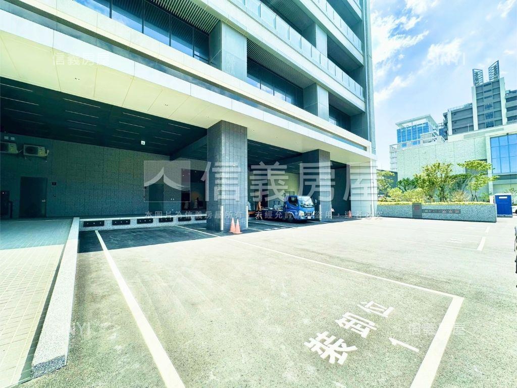 台灣智匯９樓美景商辦戶房屋室內格局與周邊環境