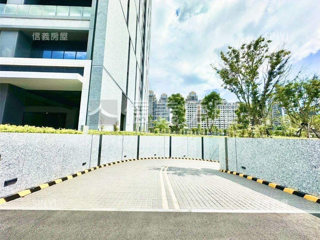 台灣智匯９樓美景商辦戶房屋室內格局與周邊環境