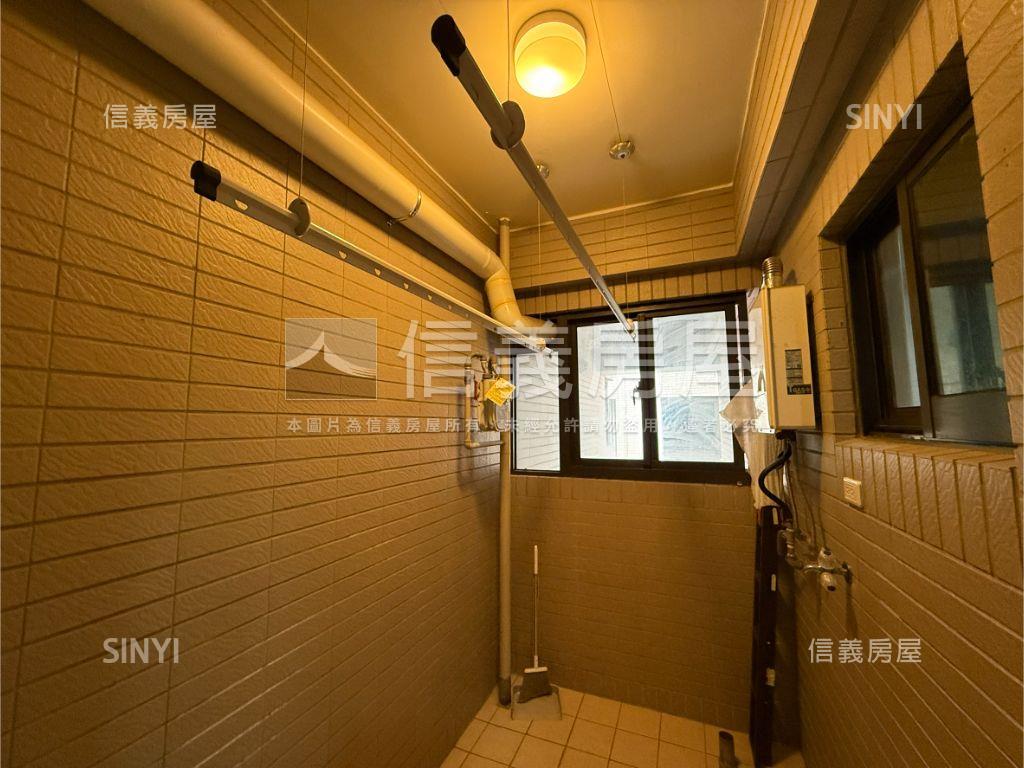 水岸之星美３房平車面學校房屋室內格局與周邊環境