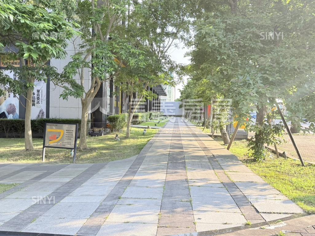 Ａ１８太睿澐極金店面房屋室內格局與周邊環境