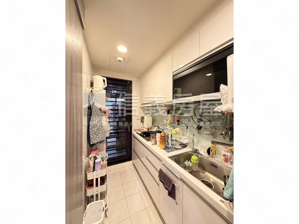 ＜喜砌＞兩房露臺戶配車位房屋室內格局與周邊環境