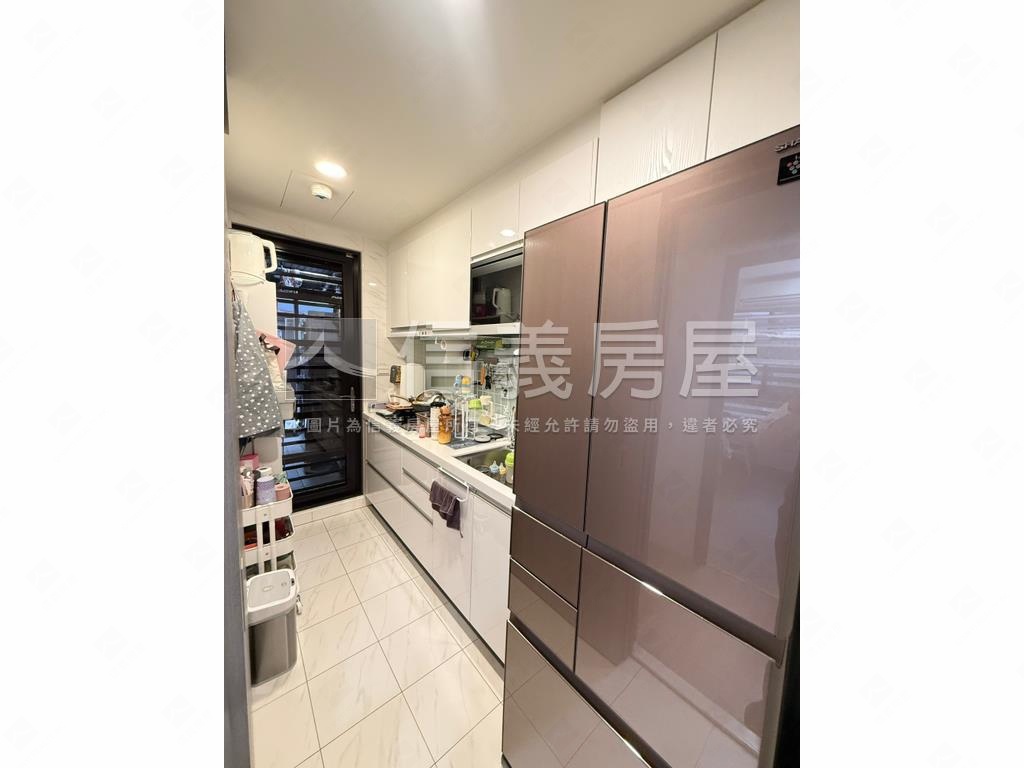 ＜喜砌＞兩房露臺戶配車位房屋室內格局與周邊環境