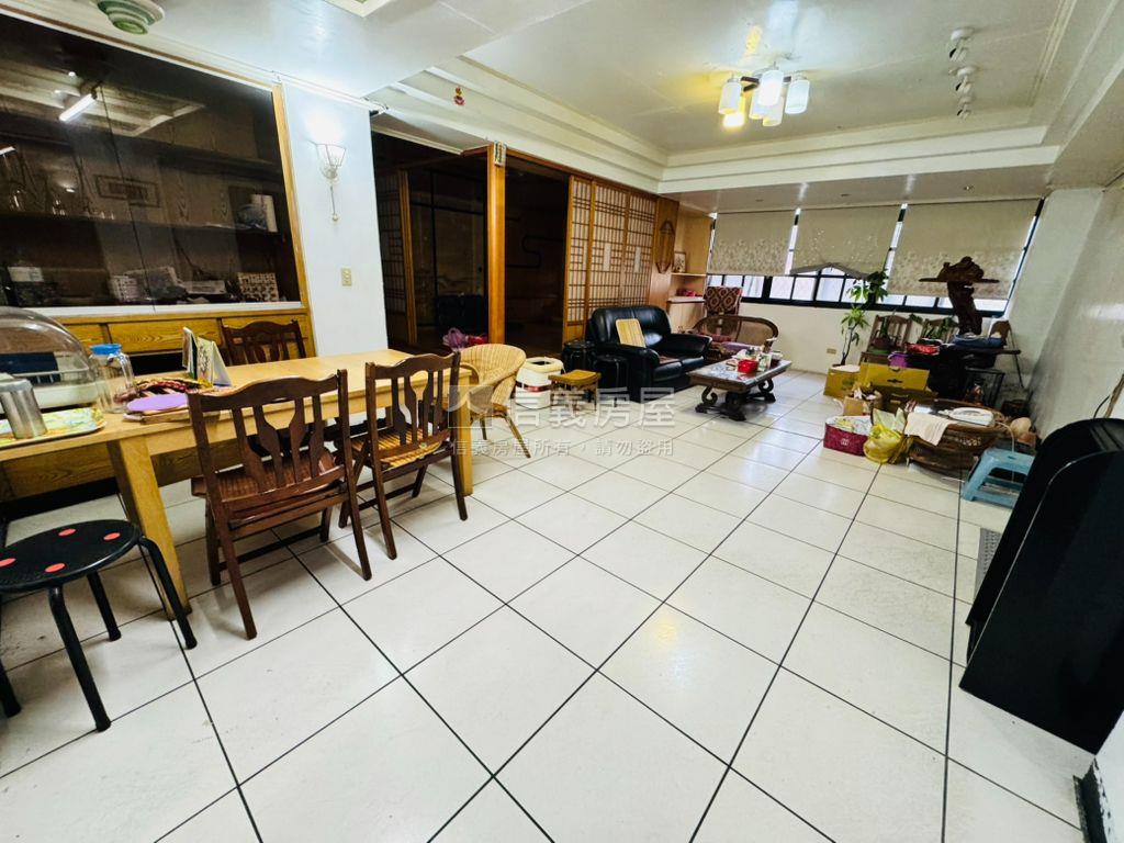 區公所電梯四房美廈房屋室內格局與周邊環境