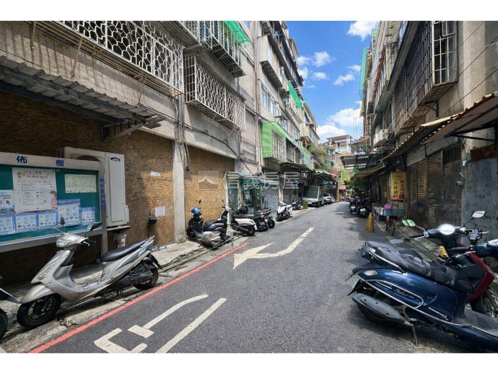 區公所電梯四房美廈房屋室內格局與周邊環境