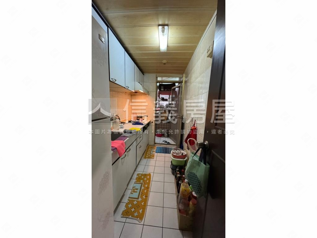 冠綸台北電梯三房房屋室內格局與周邊環境