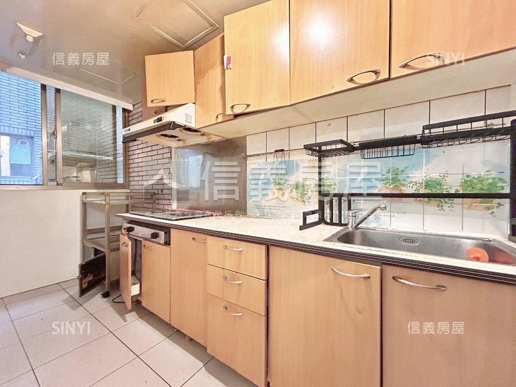 成泰路三段華廈四房房屋室內格局與周邊環境