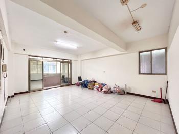 成泰路三段華廈四房