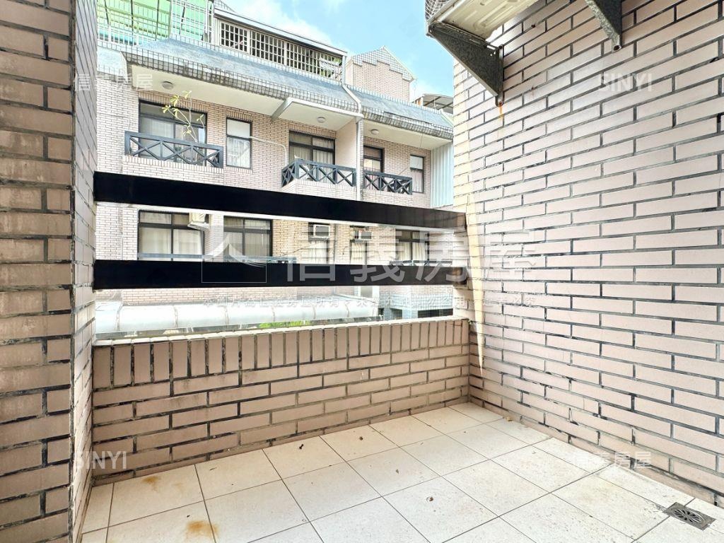 仁武濱湖美景悠美別墅房屋室內格局與周邊環境