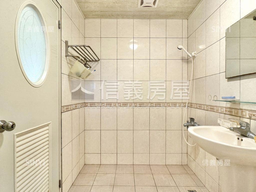 仁武濱湖美景悠美別墅房屋室內格局與周邊環境