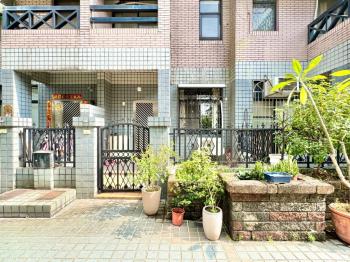 仁武濱湖美景悠美別墅