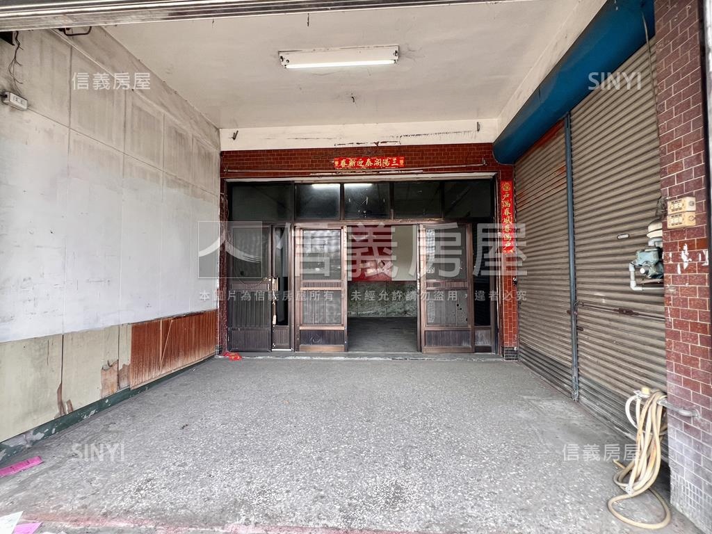 梓官信義路透天住商兩用房屋室內格局與周邊環境
