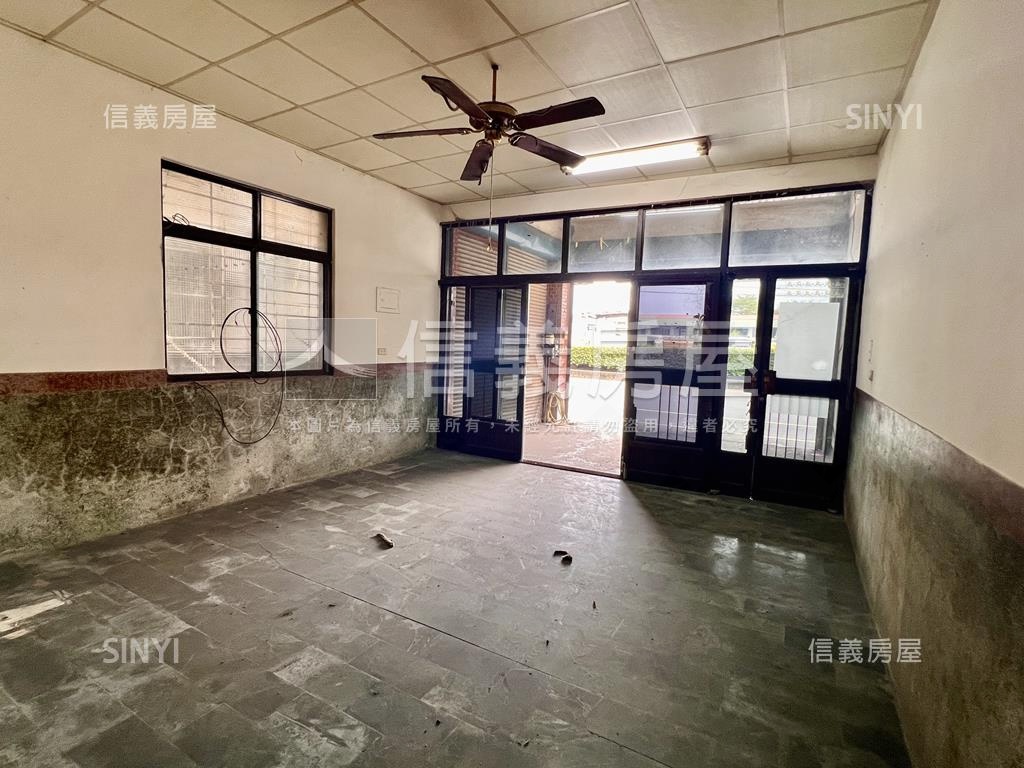 梓官信義路透天住商兩用房屋室內格局與周邊環境