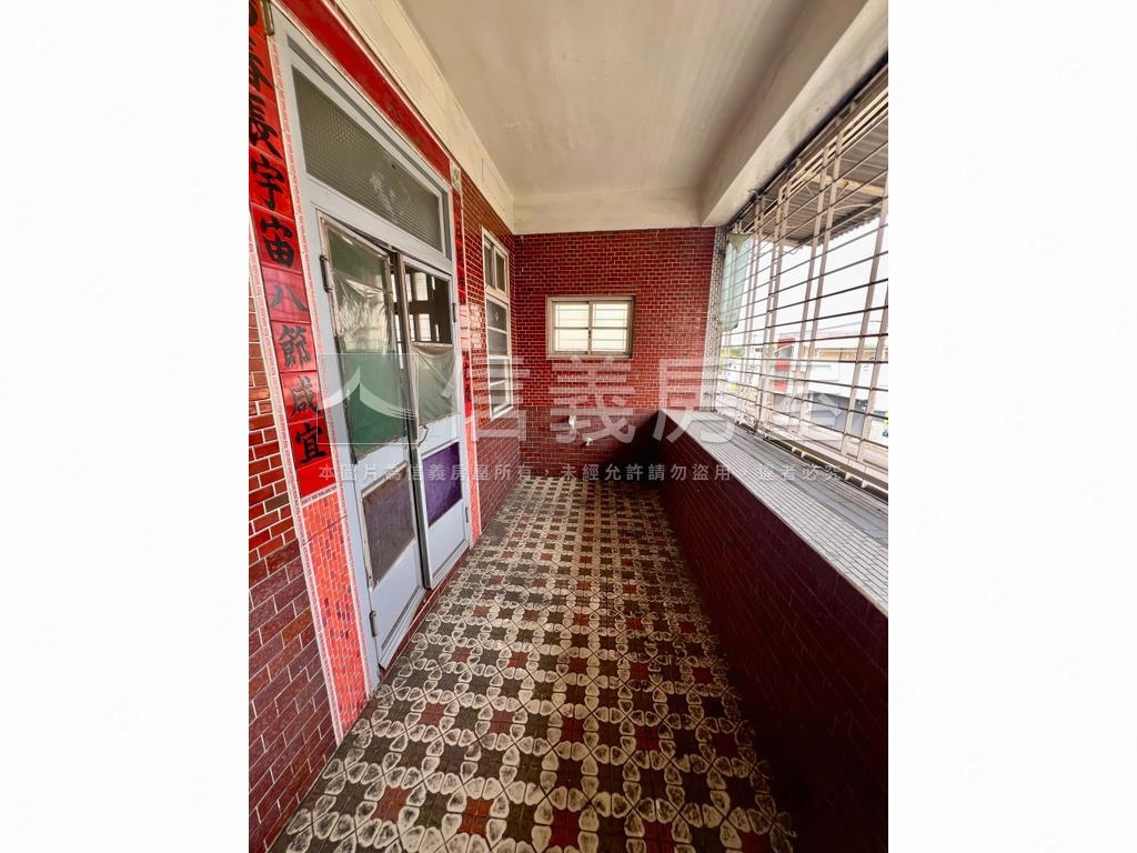 梓官信義路透天住商兩用房屋室內格局與周邊環境