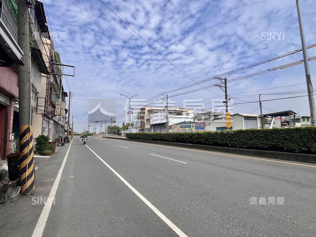 梓官信義路透天住商兩用房屋室內格局與周邊環境