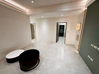 長江公寓一樓大空間