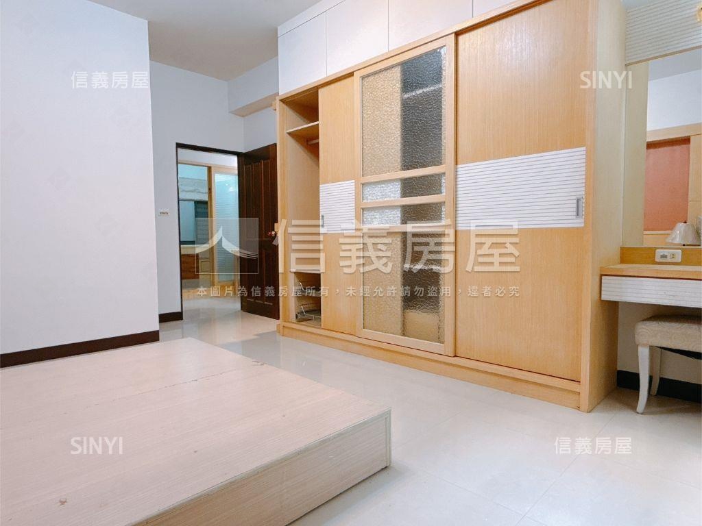 農十六紐約三房車位房屋室內格局與周邊環境