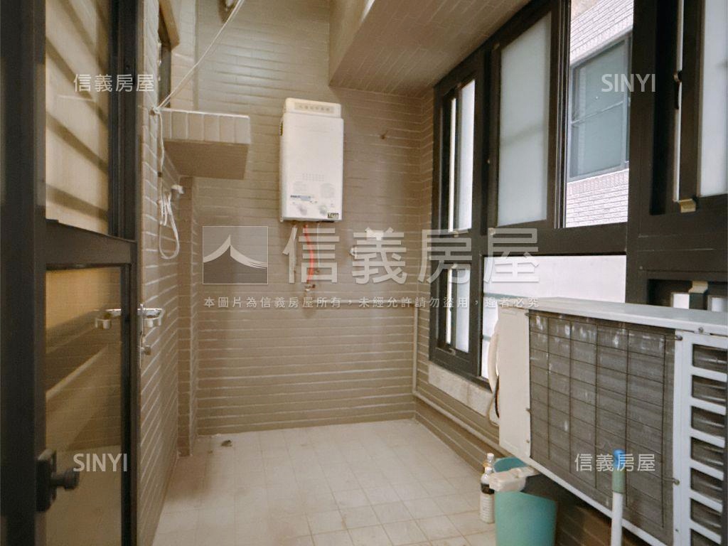 農十六紐約三房車位房屋室內格局與周邊環境