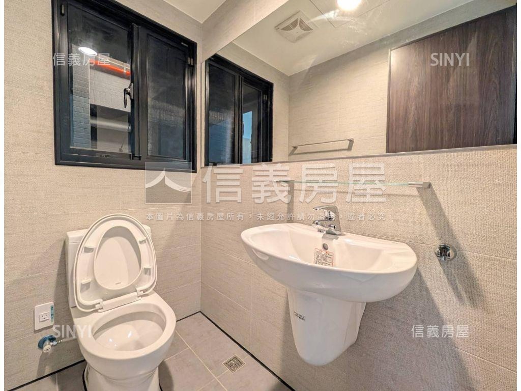 高大特區！全新美兩房平車房屋室內格局與周邊環境