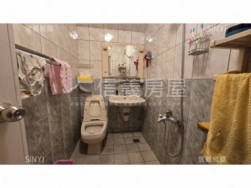 大竹夜市旁中華街透天房屋室內格局與周邊環境