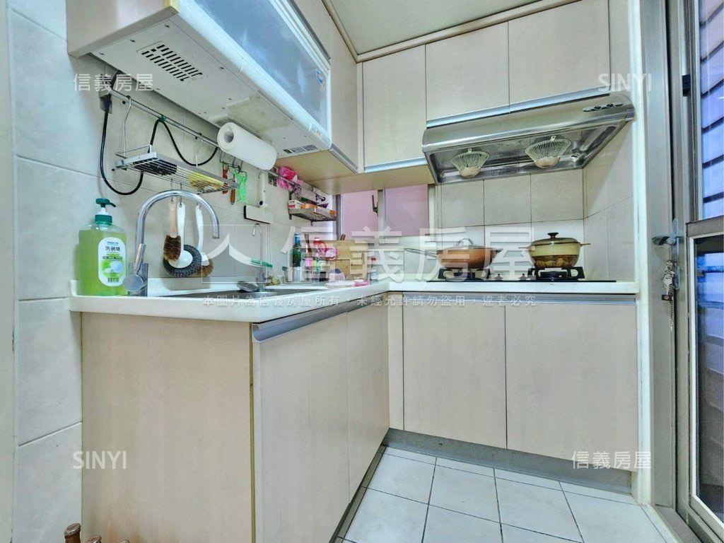 皇翔峇里島南區三房車位房屋室內格局與周邊環境