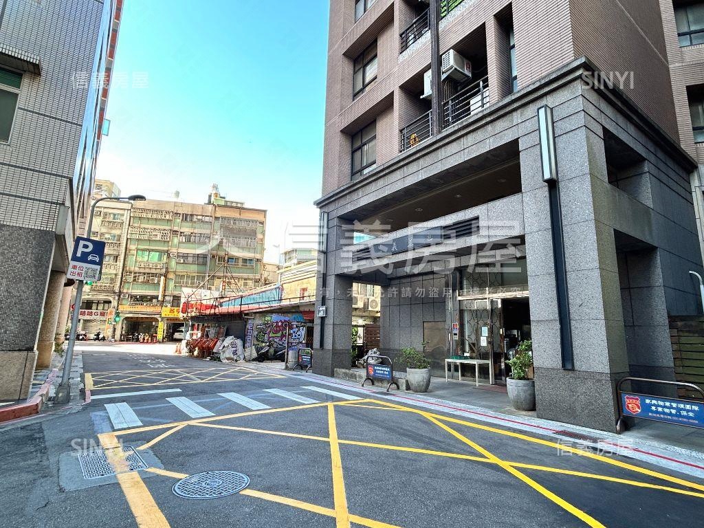 信義星池捷運２房房屋室內格局與周邊環境