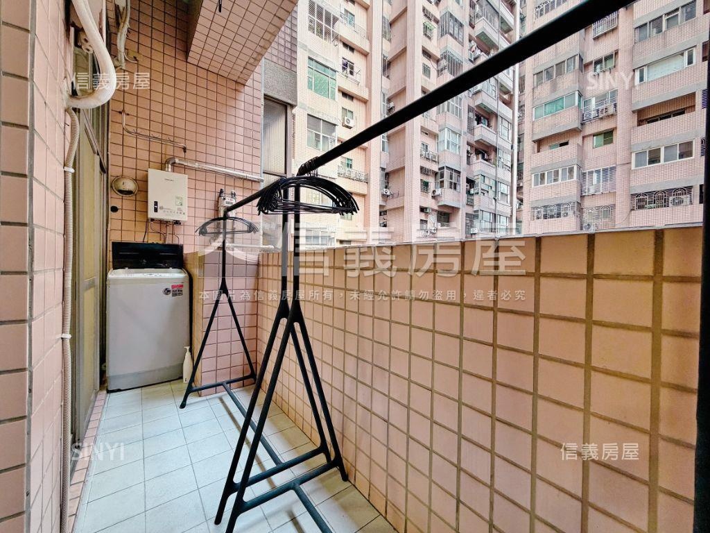 新年快樂。精緻美屋房屋室內格局與周邊環境