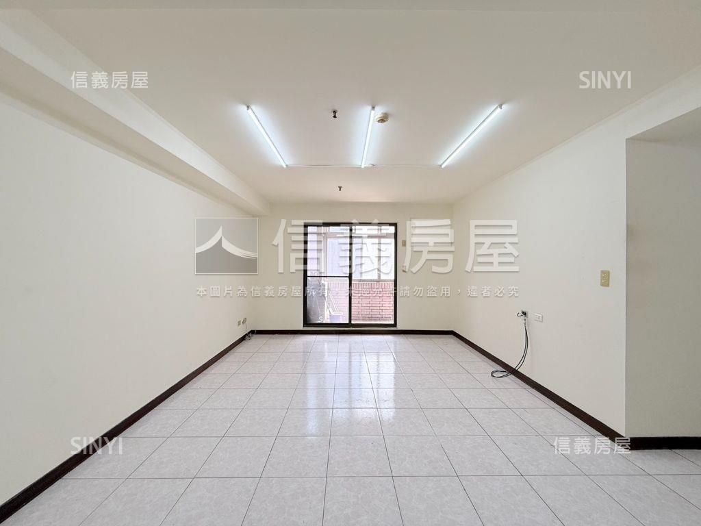 河堤成家三房車位房屋室內格局與周邊環境