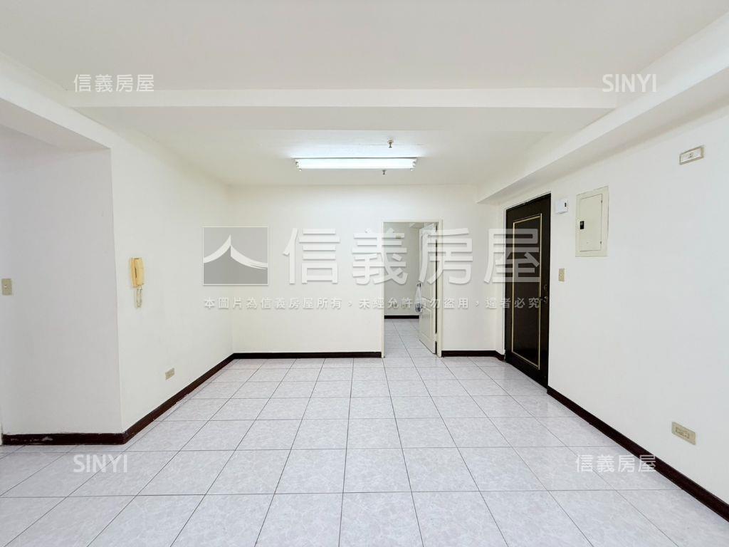 河堤成家三房車位房屋室內格局與周邊環境