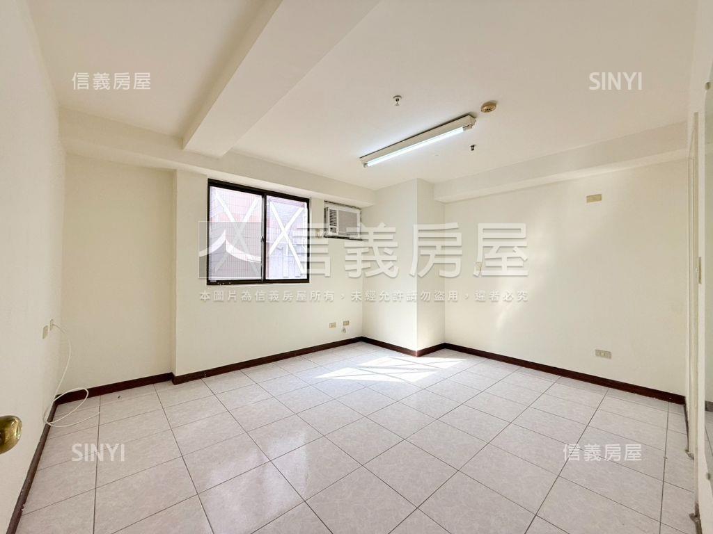 河堤成家三房車位房屋室內格局與周邊環境