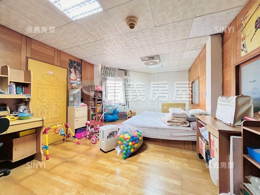 桃園市區大坪數公寓一樓房屋室內格局與周邊環境