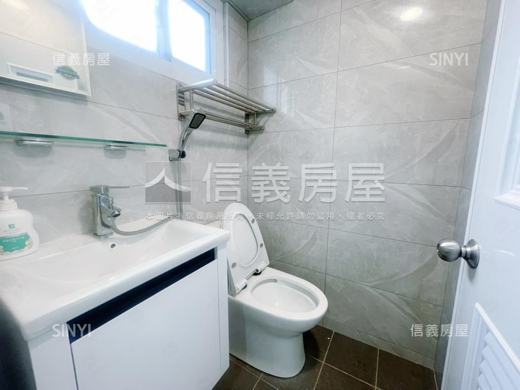 近探索公園景觀兩房兩衛房屋室內格局與周邊環境
