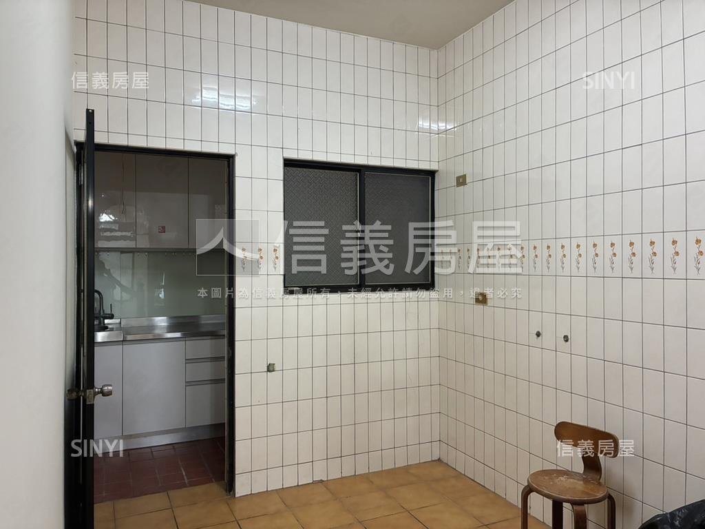 五期低總價屋況佳透天房屋室內格局與周邊環境