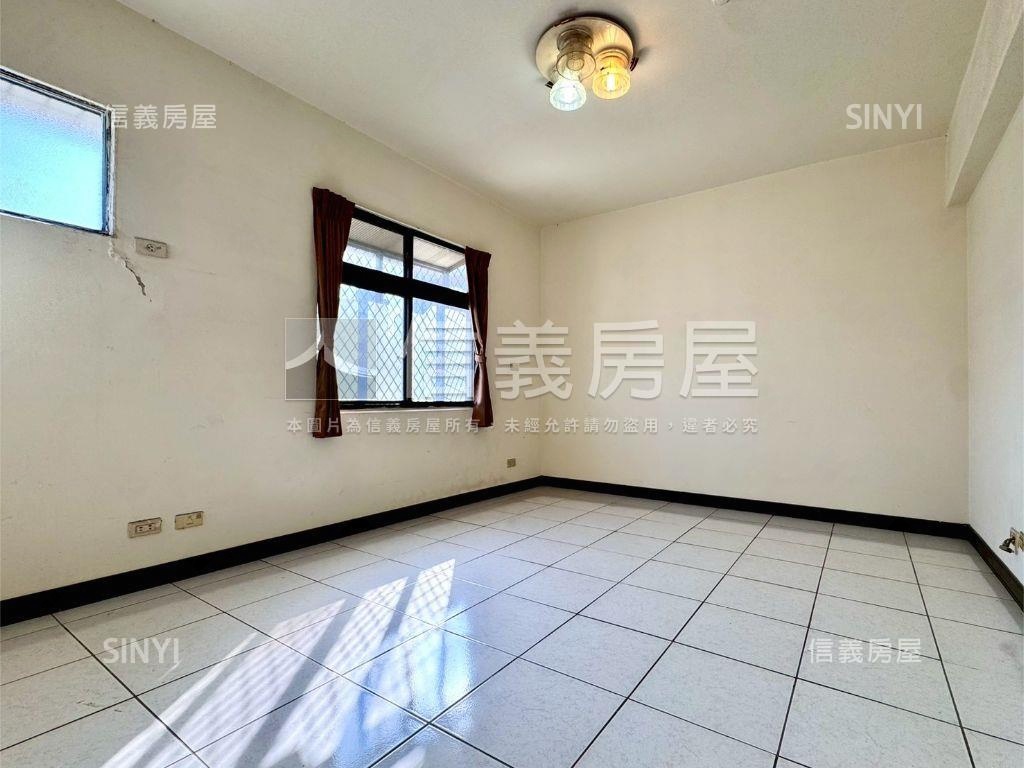 近１４期三房Ｂ１平車房屋室內格局與周邊環境