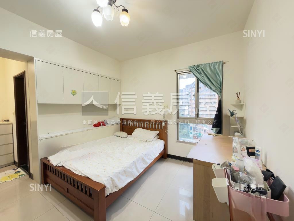 捷運．山景．三房坡平車位房屋室內格局與周邊環境