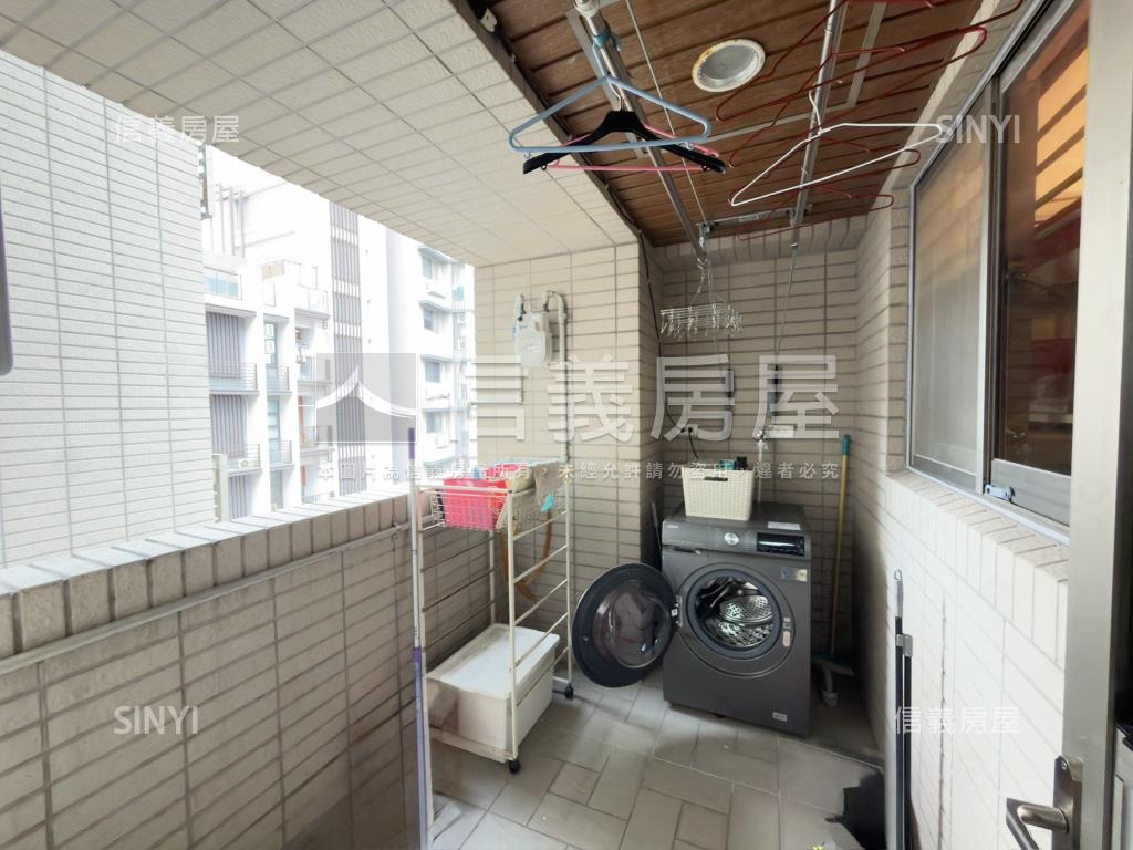 捷運．山景．三房坡平車位房屋室內格局與周邊環境