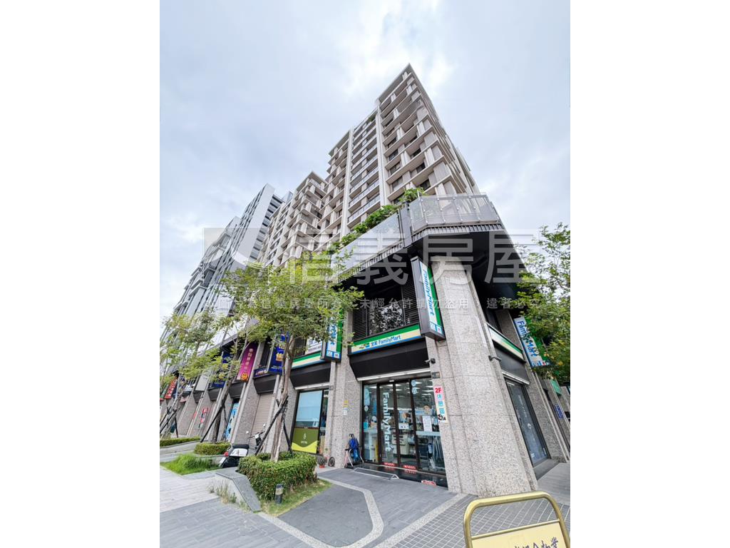 林維湖濱新綻全家店面Ａ房屋室內格局與周邊環境